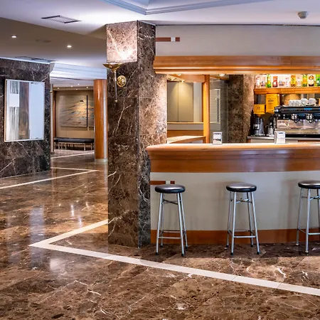 シウダ デ カステルデフェルス