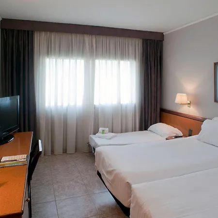 シウダ デ 3* カステルデフェルス