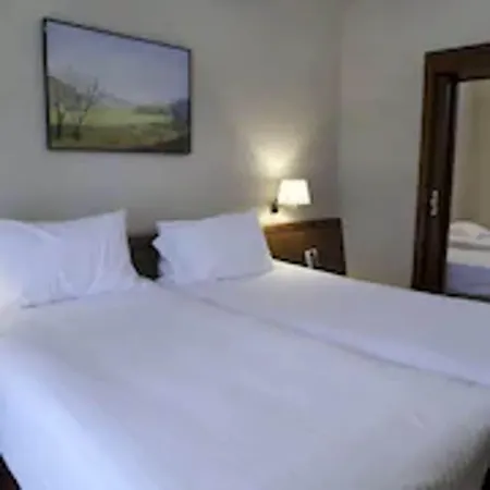 Otel Ciudad De 3*