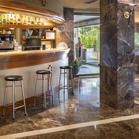 Otel Ciudad De 3*