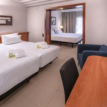 Otel Ciudad De 3*