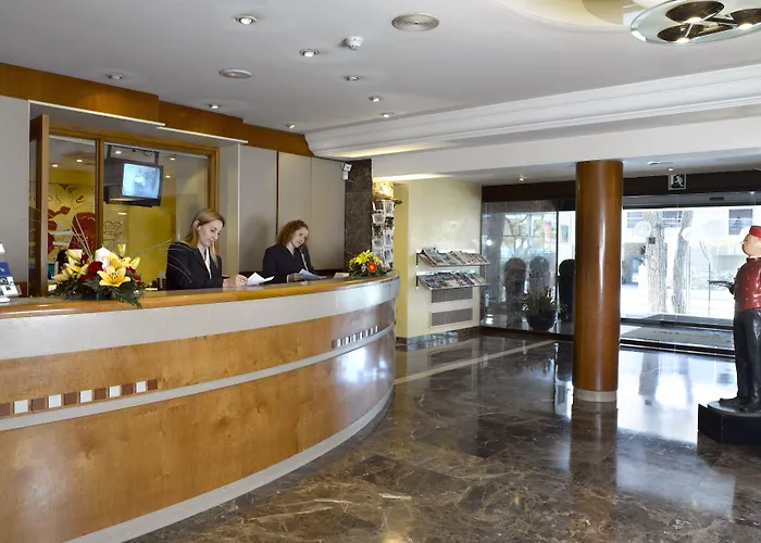 Otel Ciudad De 3*